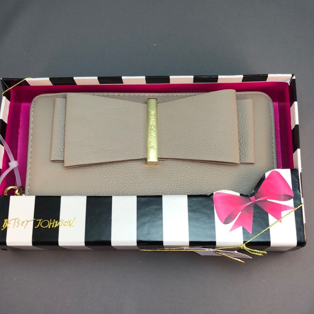Betsy Johnson wristlet
